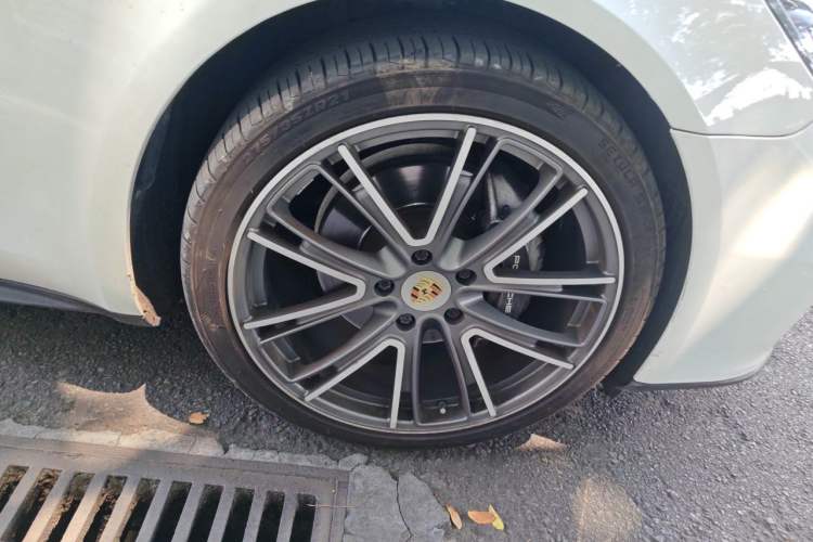 Used Porsche Panamera 2020 Panamera 10th Anniversary Edition 2.9T Right Front Wheel Hub