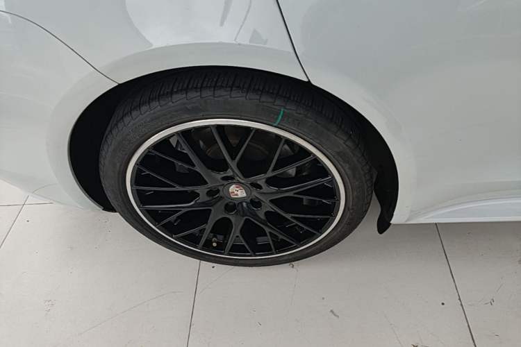 Used Porsche Panamera 2020 Panamera 10th Anniversary Edition 2.9T Right Rear Wheel Hub