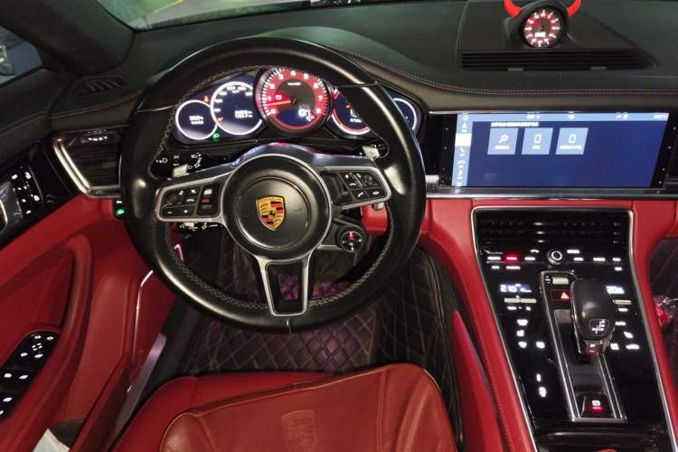 Used Porsche Panamera 2020 Panamera 10th Anniversary Edition 2.9T Steering Wheel