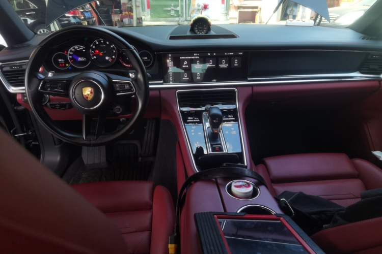 Used Porsche Panamera 2021 Panamera 2.9T Center Console