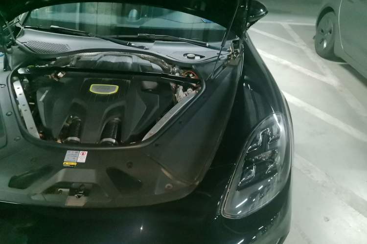 Used Porsche Panamera 2021 Panamera 4 E-Hybrid 2.9T Engine Bay Left
