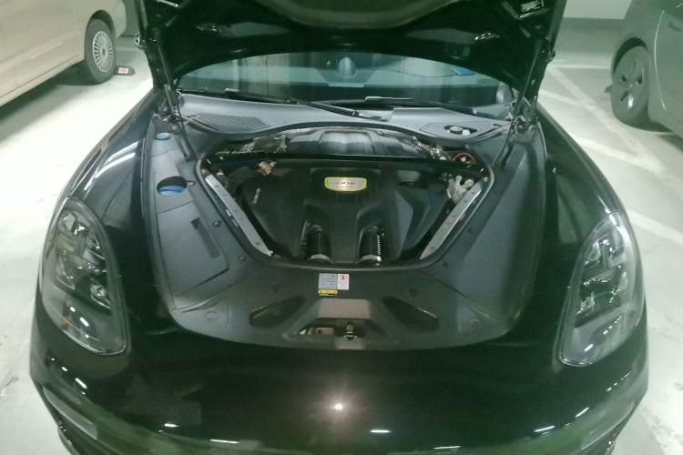 Used Porsche Panamera 2021 Panamera 4 E-Hybrid 2.9T Engine Bay