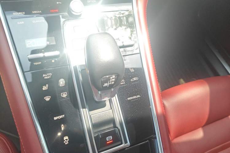 Used Porsche Panamera 2021 Panamera 4 Executive Long Wheelbase 2.9T Gear Lever