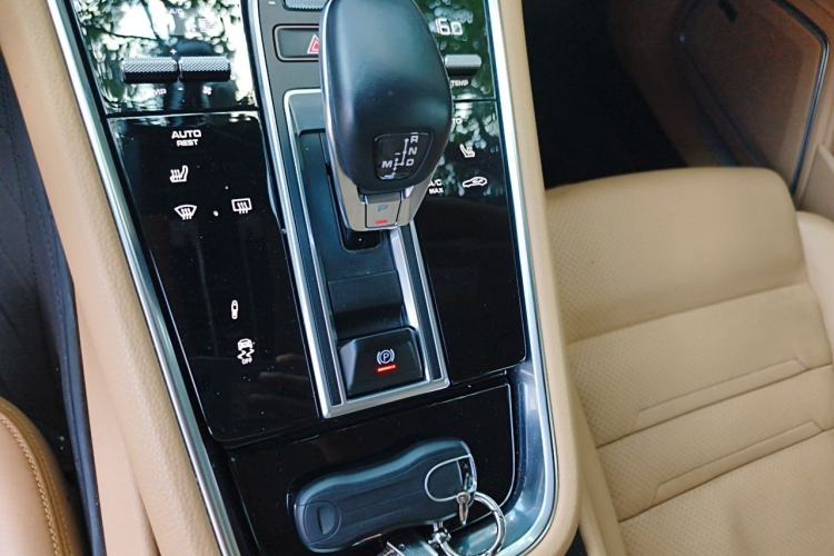Used Porsche Panamera 2021 Panamera Executive Long Wheelbase 2.9T Gear Lever