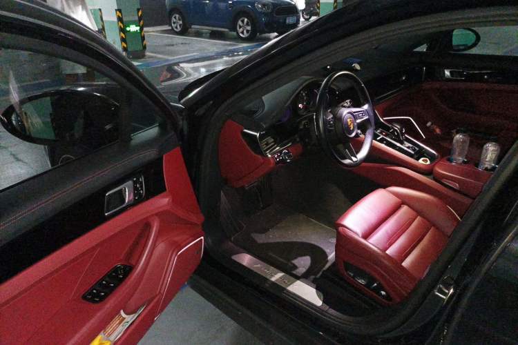 Used Porsche Panamera 2021 Panamera 2.9T Interior 3
