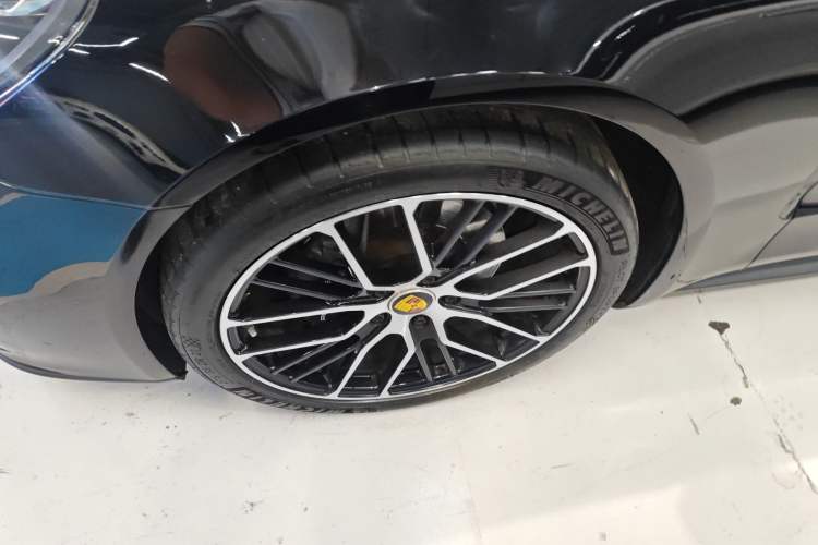 Used Porsche Panamera 2021 Panamera 2.9T Left Front Wheel Hub