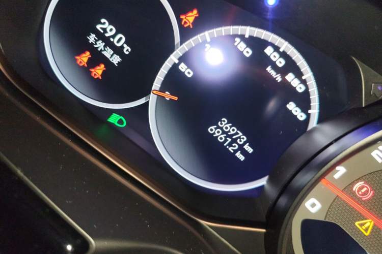 Used Porsche Panamera 2021 Panamera 2.9T Odometer Close Up