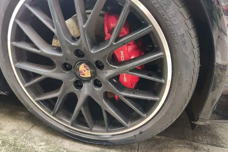 Used Porsche Panamera 2021 Panamera 2.9T Right Front Wheel Hub