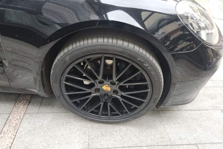 Used Porsche Panamera 2021 Panamera 2.9T Right Front Wheel Hub