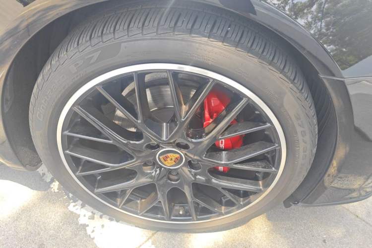 Used Porsche Panamera 2021 Panamera 4 Executive Long Wheelbase 2.9T Right Front Wheel Hub