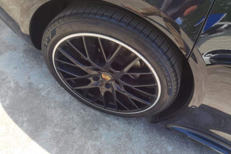 Used Porsche Panamera 2021 Panamera 2.9T Right Rear Wheel Hub