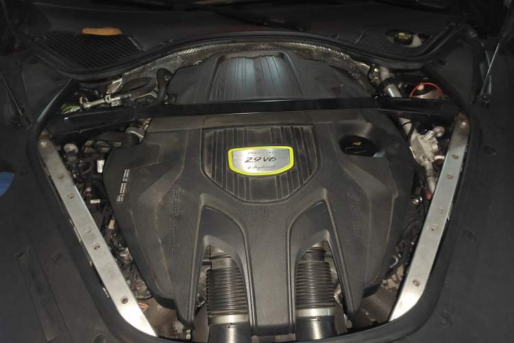 Used Porsche Panamera 2021 Panamera 4 E-Hybrid 2.9T Engine Bay