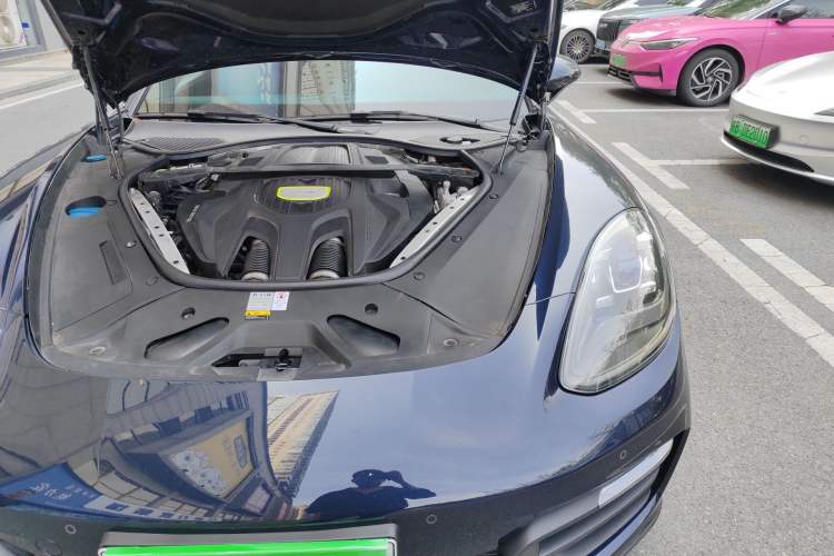Used Porsche Panamera 2021 Panamera 4 E-Hybrid 2.9T Engine Bay Left