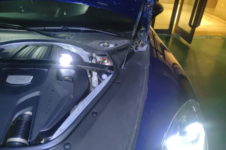 Used Porsche Panamera 2021 Panamera 4S 2.9T Engine Bay Left