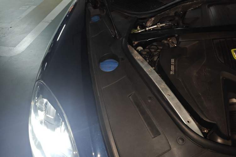 Used Porsche Panamera 2021 Panamera 4 E-Hybrid 2.9T Engine Bay Right