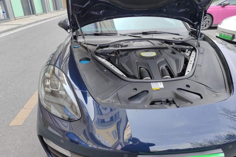 Used Porsche Panamera 2021 Panamera 4 E-Hybrid 2.9T Engine Bay Right