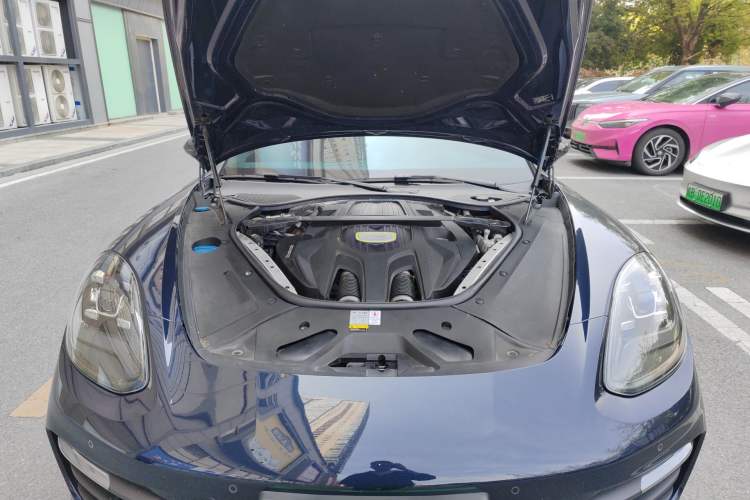 Used Porsche Panamera 2021 Panamera 4 E-Hybrid 2.9T Engine Bay