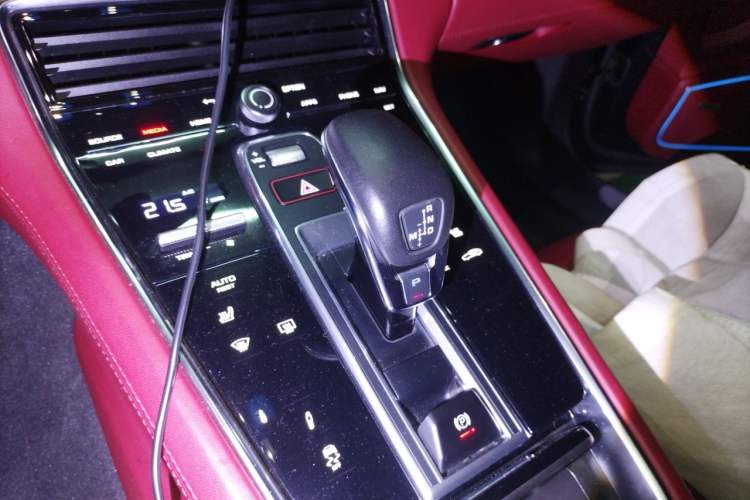 Used Porsche Panamera 2021 Panamera Executive Long Wheelbase 2.9T Gear Lever