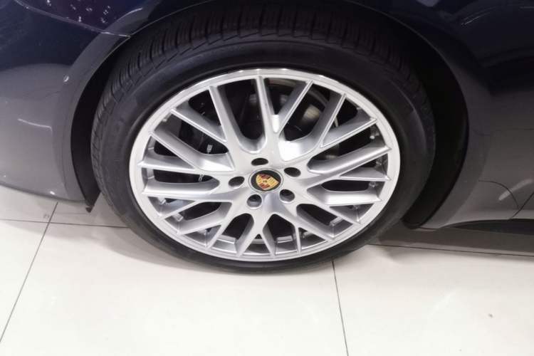 Used Porsche Panamera 2021 Panamera 2.9T Left Front Wheel Hub
