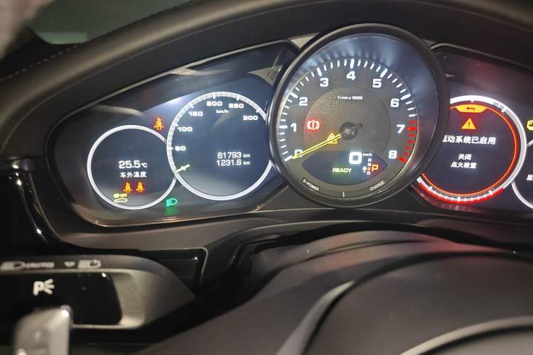 Used Porsche Panamera 2021 Panamera 4 E-Hybrid 2.9T Odometer Close Up