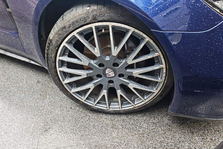Used Porsche Panamera 2021 Panamera 2.9T Right Front Wheel Hub