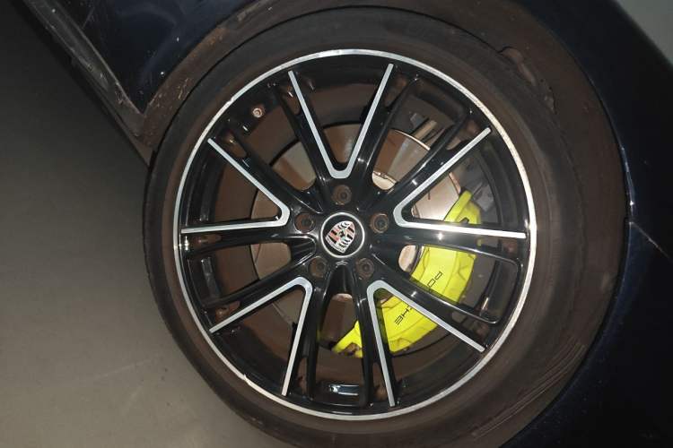 Used Porsche Panamera 2021 Panamera 4 E-Hybrid 2.9T Right Front Wheel Hub