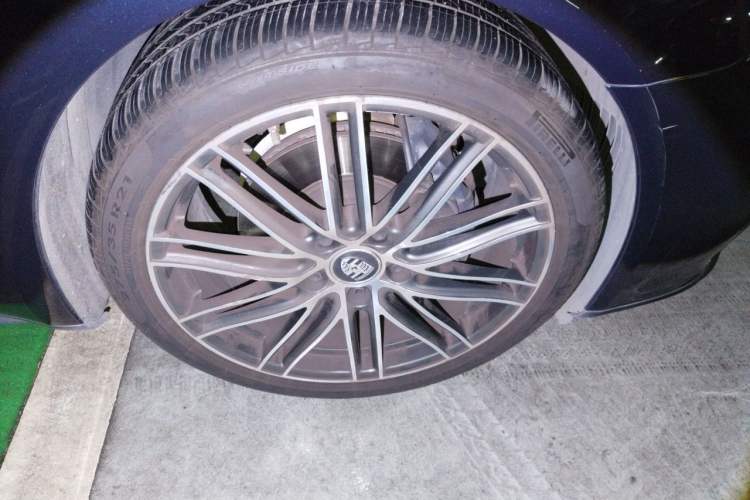 Used Porsche Panamera 2021 Panamera Executive Long Wheelbase 2.9T Right Front Wheel Hub