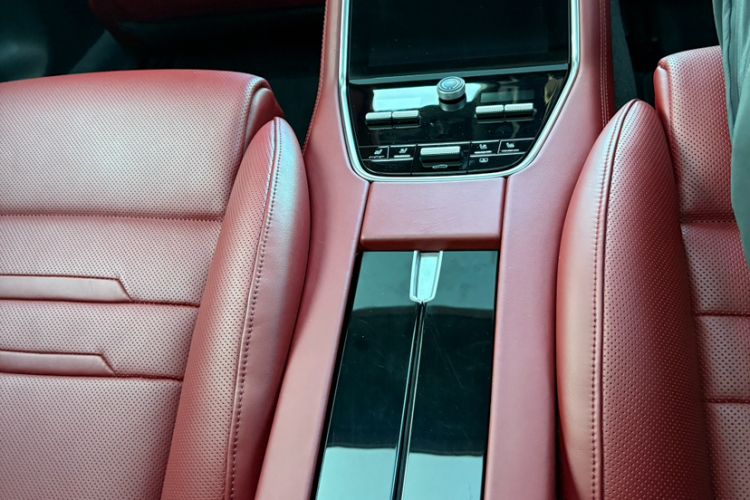 Used Porsche Panamera 2021 Panamera 4 Executive Long Wheelbase 2.9T Interior 10