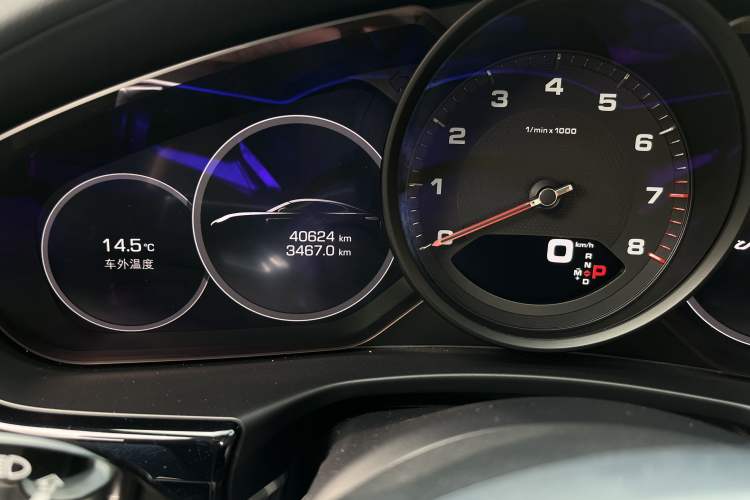 Used Porsche Panamera 2021 Panamera 4 Executive Long Wheelbase 2.9T Odometer Close Up