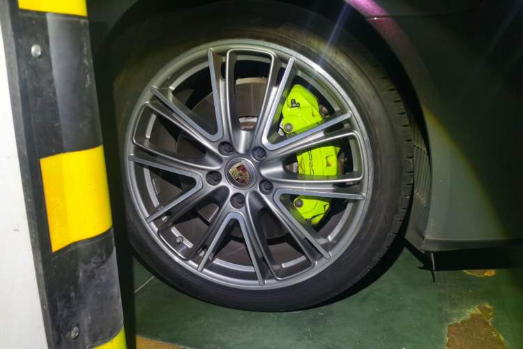 Used Porsche Panamera 2021 Panamera 4 E-Hybrid 2.9T Right Front Wheel Hub