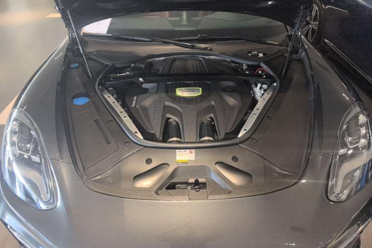 Used Porsche Panamera 2021 Panamera 4 E-Hybrid Executive Long Wheelbase 2.9T Engine Bay