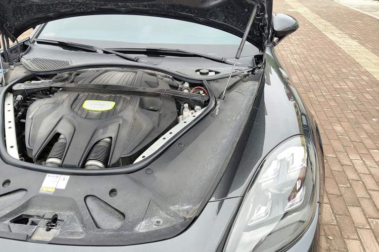 Used Porsche Panamera 2021 Panamera 4 E-Hybrid 2.9T Engine Bay Left