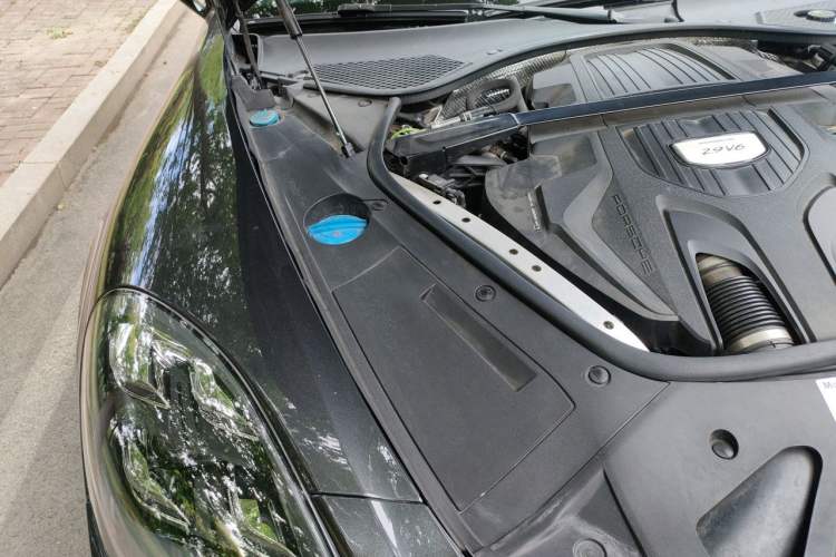Used Porsche Panamera 2021 Panamera 2.9T Engine Bay Right