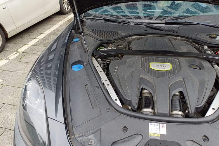 Used Porsche Panamera 2021 Panamera 4 E-Hybrid 2.9T Engine Bay Right