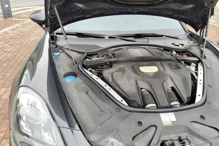 Used Porsche Panamera 2021 Panamera 4 E-Hybrid 2.9T Engine Bay Right
