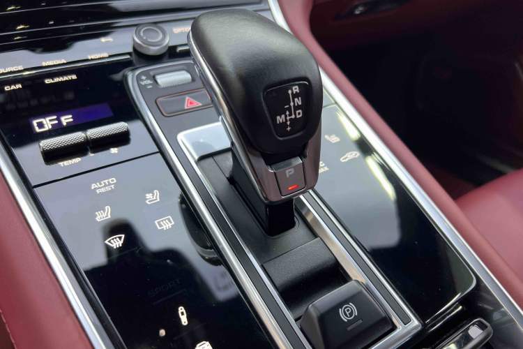 Used Porsche Panamera 2021 Panamera 4 Executive Long Wheelbase 2.9T Interior 4