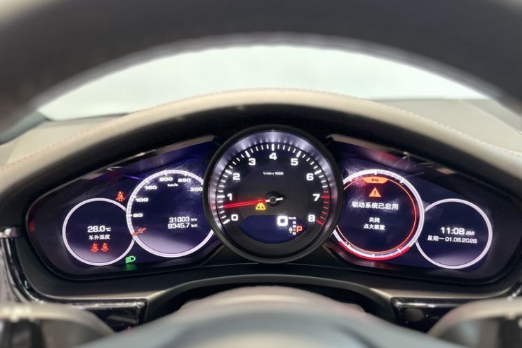 Used Porsche Panamera 2021 Panamera 2.9T Odometer Close Up