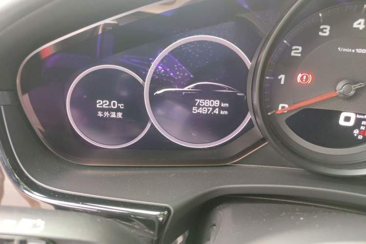 Used Porsche Panamera 2021 Panamera 2.9T Odometer Close Up
