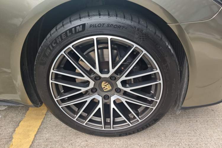 Used Porsche Panamera 2021 Panamera 2.9T Right Front Wheel Hub