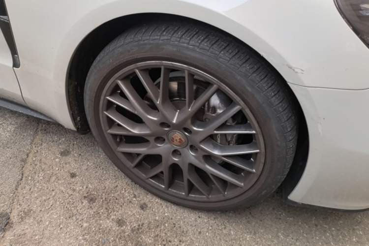 Used Porsche Panamera 2021 Panamera 2.9T Right Front Wheel Hub