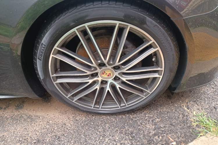 Used Porsche Panamera 2021 Panamera 2.9T Right Front Wheel Hub