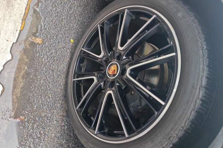 Used Porsche Panamera 2021 Panamera 4 Executive Long Wheelbase 2.9T Right Front Wheel Hub