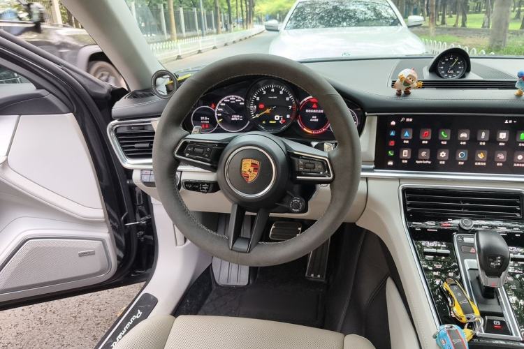 Used Porsche Panamera 2021 Panamera 4S E-Hybrid Executive Long Wheelbase 2.9T Steering Wheel