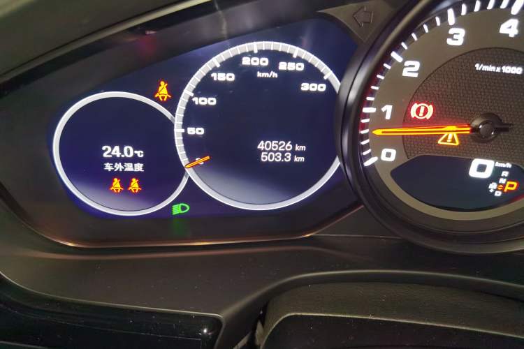 Used Porsche Panamera 2021 Panamera 2.9T Odometer Close Up