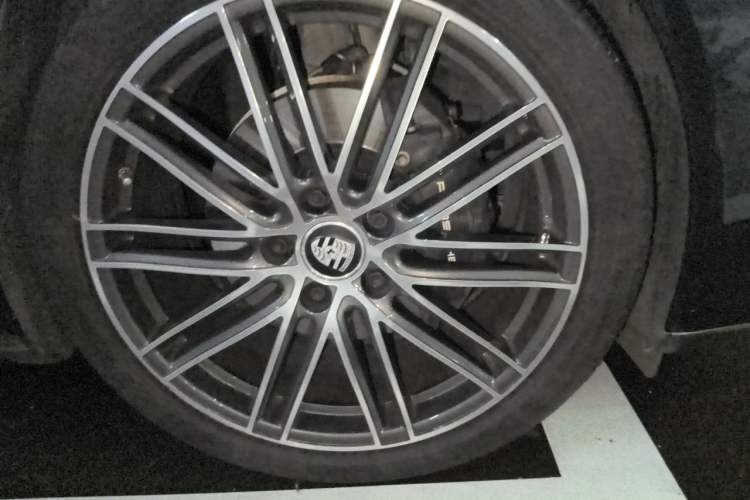 Used Porsche Panamera 2021 Panamera Executive Long Wheelbase 2.9T Right Front Wheel Hub