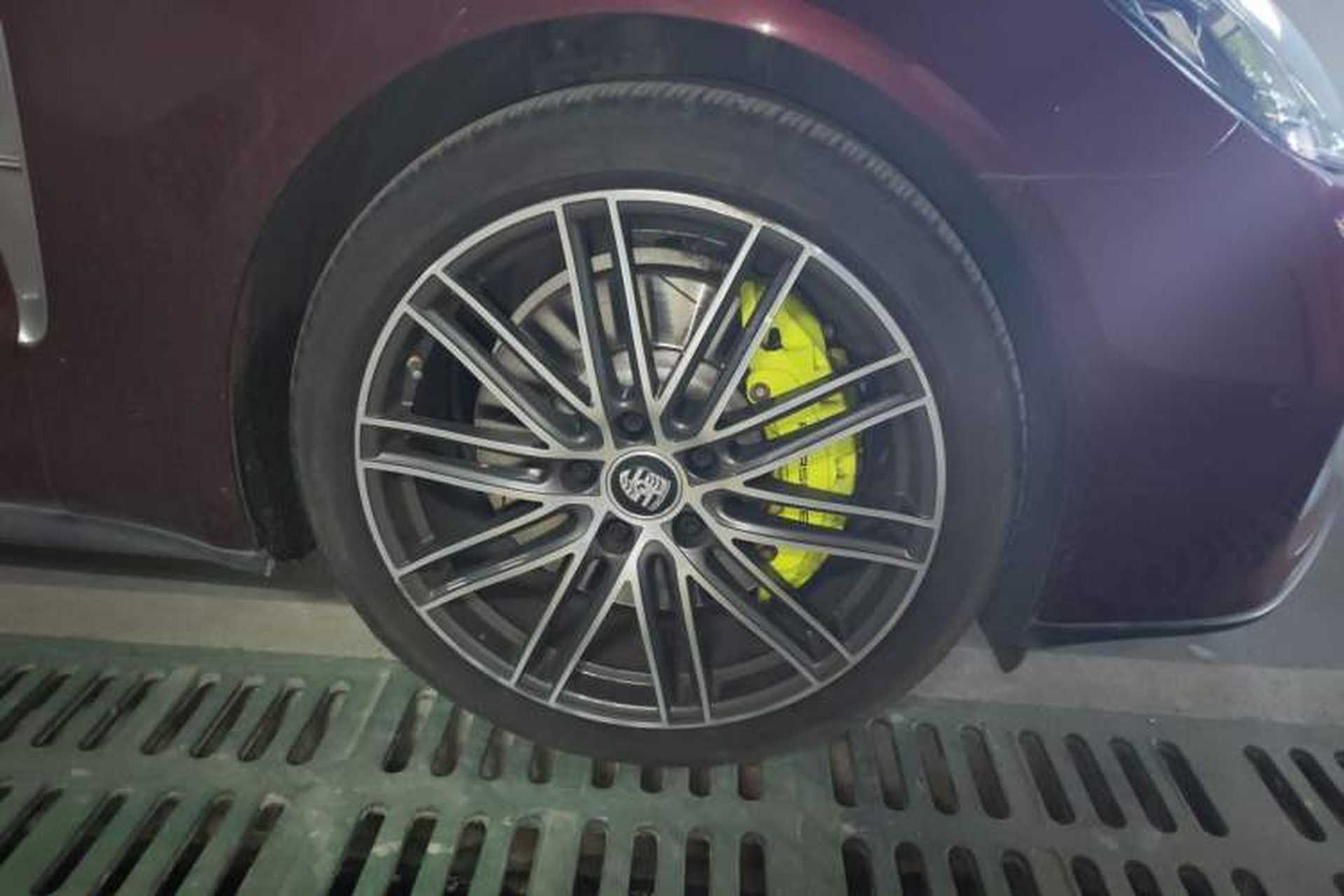 Used Porsche Panamera 2021 Panamera 4 E-Hybrid Executive Long Wheelbase 2.9T Right Front Wheel Hub