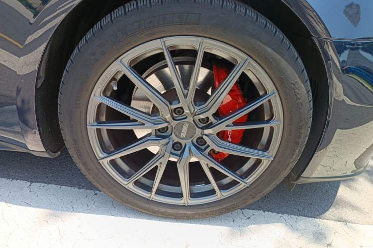 Used Porsche Panamera 2021 Panamera 2.9T Right Front Wheel Hub
