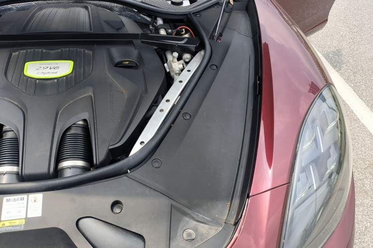 Used Porsche Panamera 2021 Panamera 4 E-Hybrid 2.9T Engine Bay Left