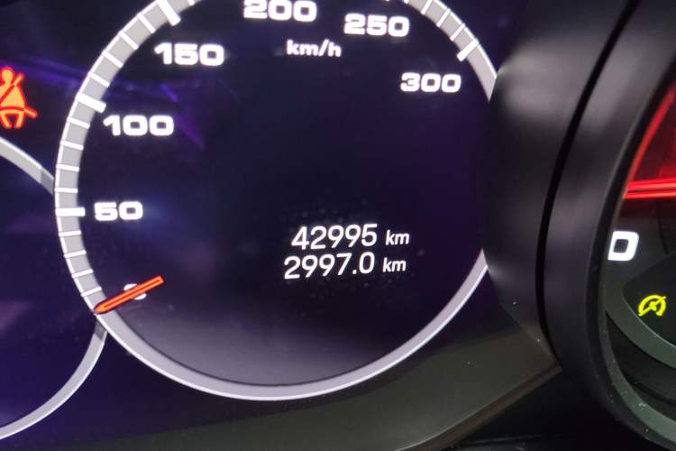 Used Porsche Panamera 2021 Panamera 2.9T Odometer Close Up