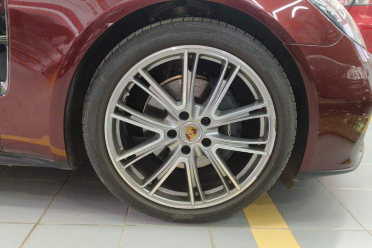 Used Porsche Panamera 2021 Panamera 2.9T Right Front Wheel Hub